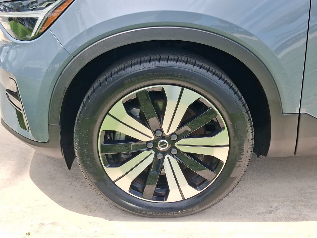 Certified 2023 Volvo XC40 Recharge Core AWD/4WD image 3