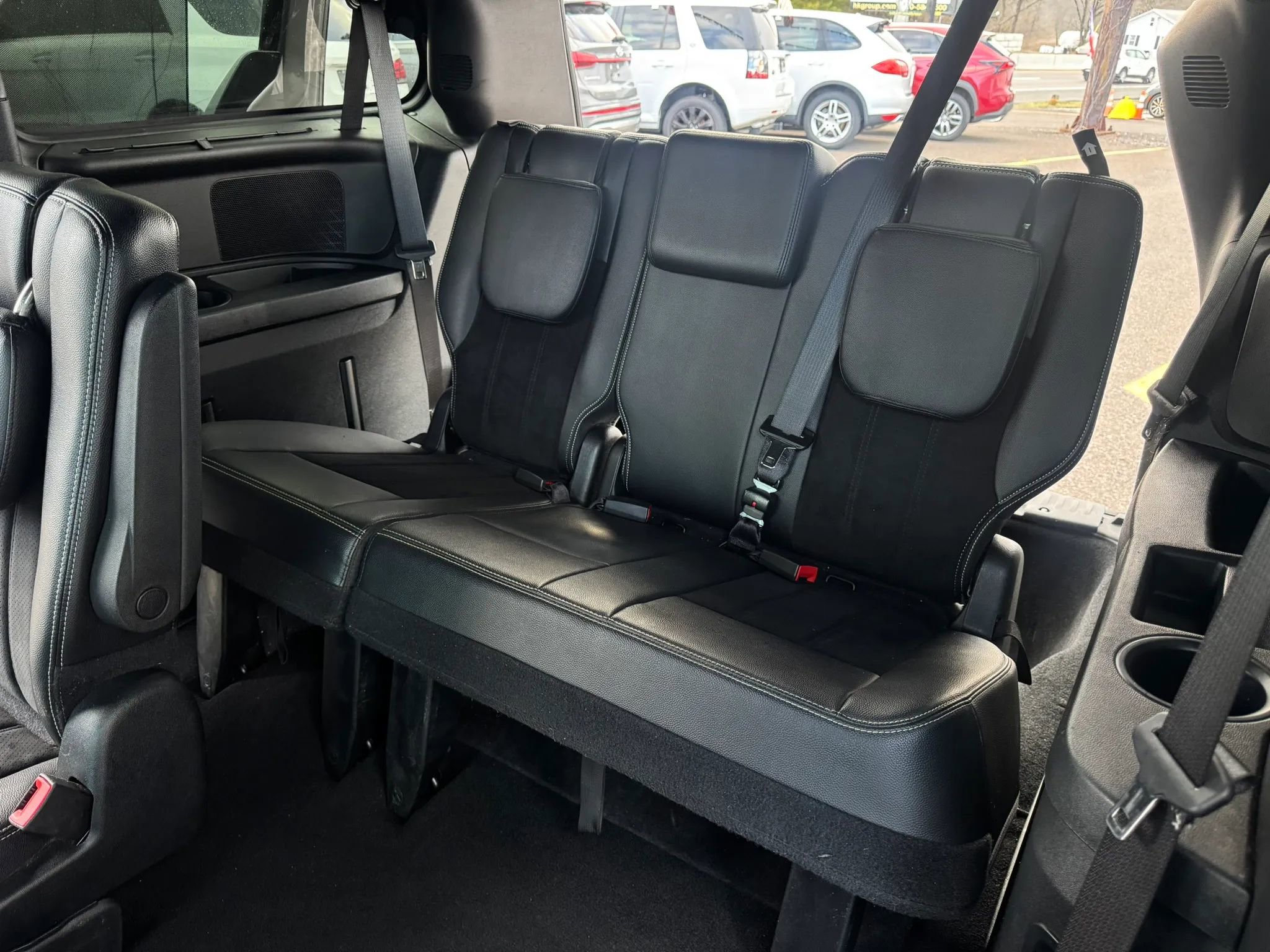 Used 2016 Dodge Grand Caravan SXT image 19