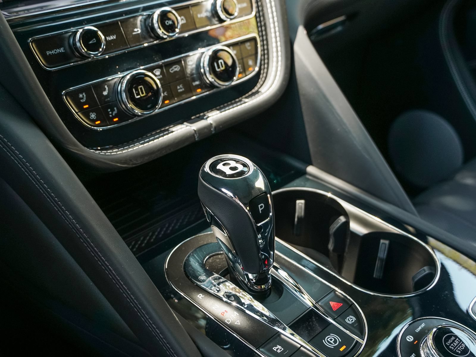 New 2025 Bentley Bentayga Extended Wheelbase AWD/4WD image 14