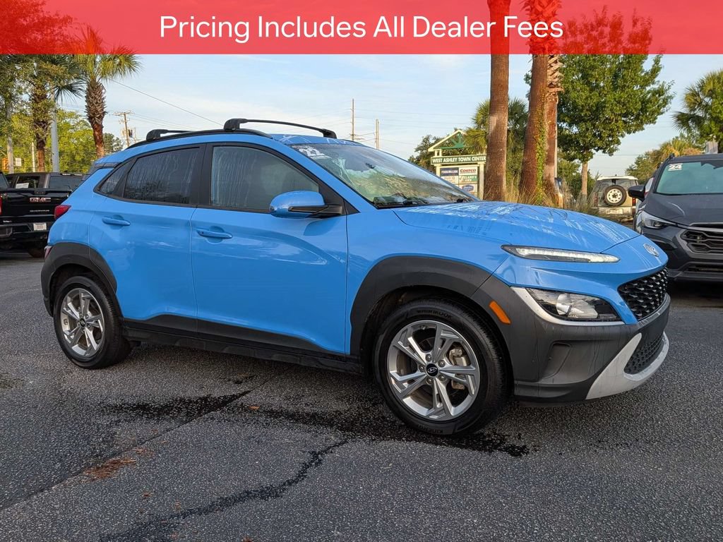Used 2022 Hyundai Kona SEL FWD image 2
