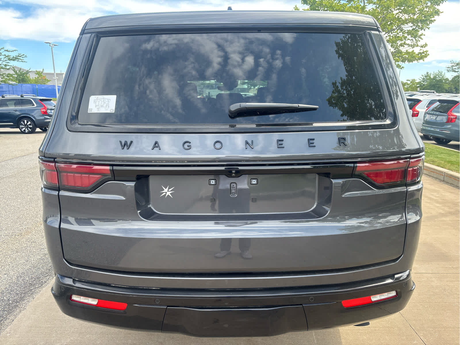 Used 2025 Jeep Wagoneer L Series II w/ Premium Group I AWD/4WD image 10