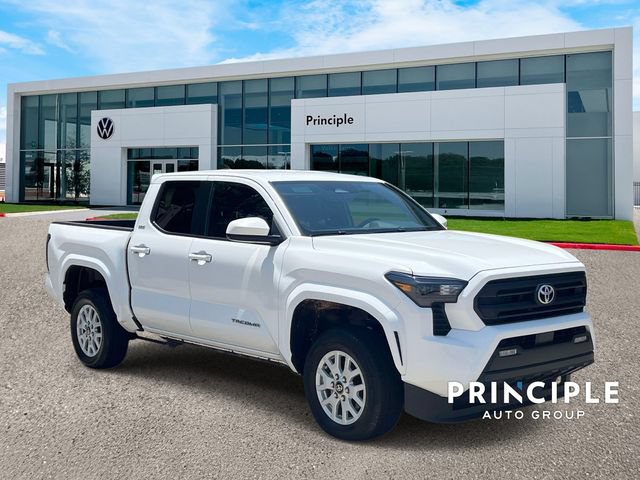 Used 2024 Toyota Tacoma SR5 AWD/4WD image 3