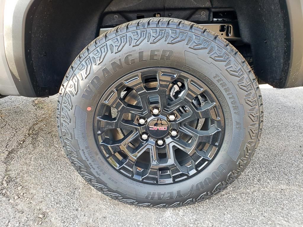 New 2026 GMC Canyon Elevation w/ Convenience Package image 12