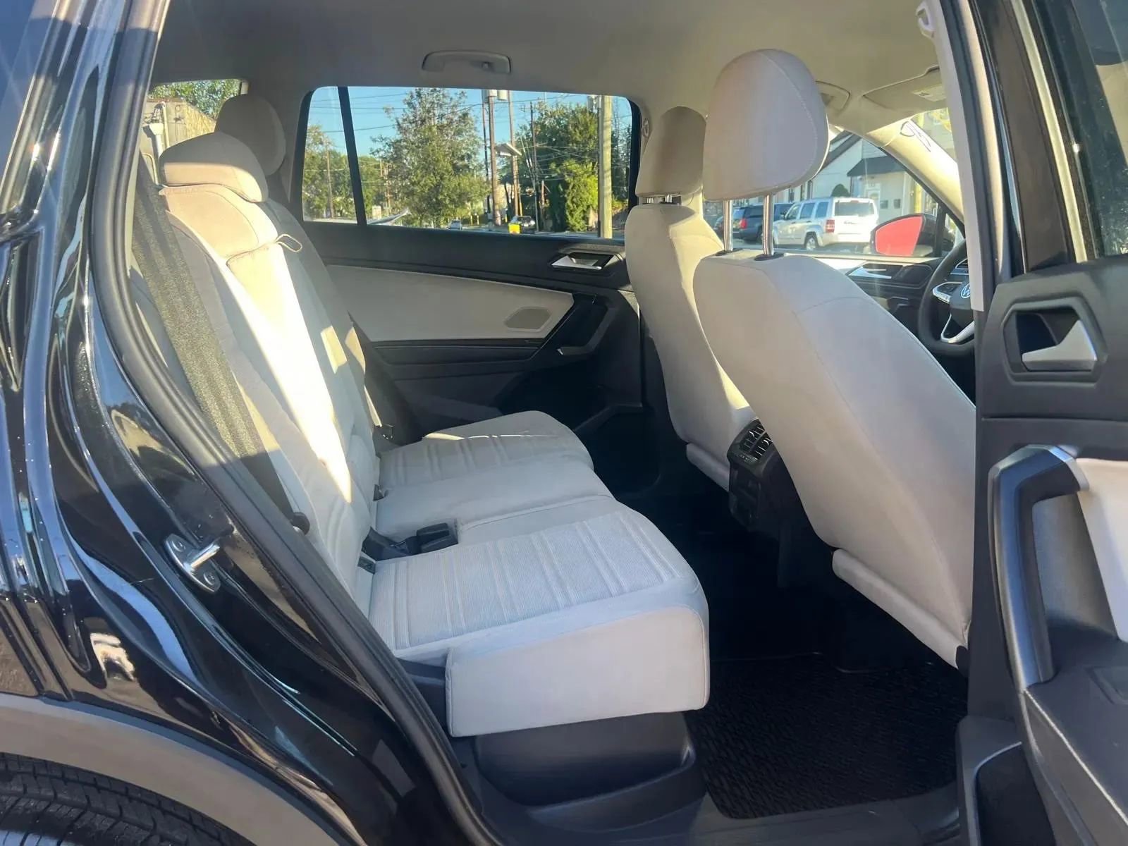 Used 2022 Volkswagen Tiguan S image 29