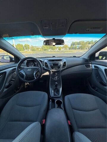 Used 2016 Hyundai Elantra SE image 5