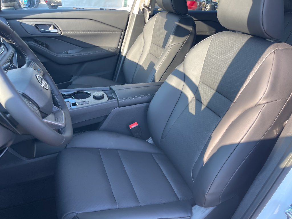 New 2026 Nissan Rogue Dark Armor AWD/4WD image 13