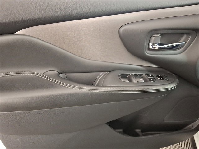Used 2022 Nissan Murano SV w/ SV Midnight Edition Package image 14