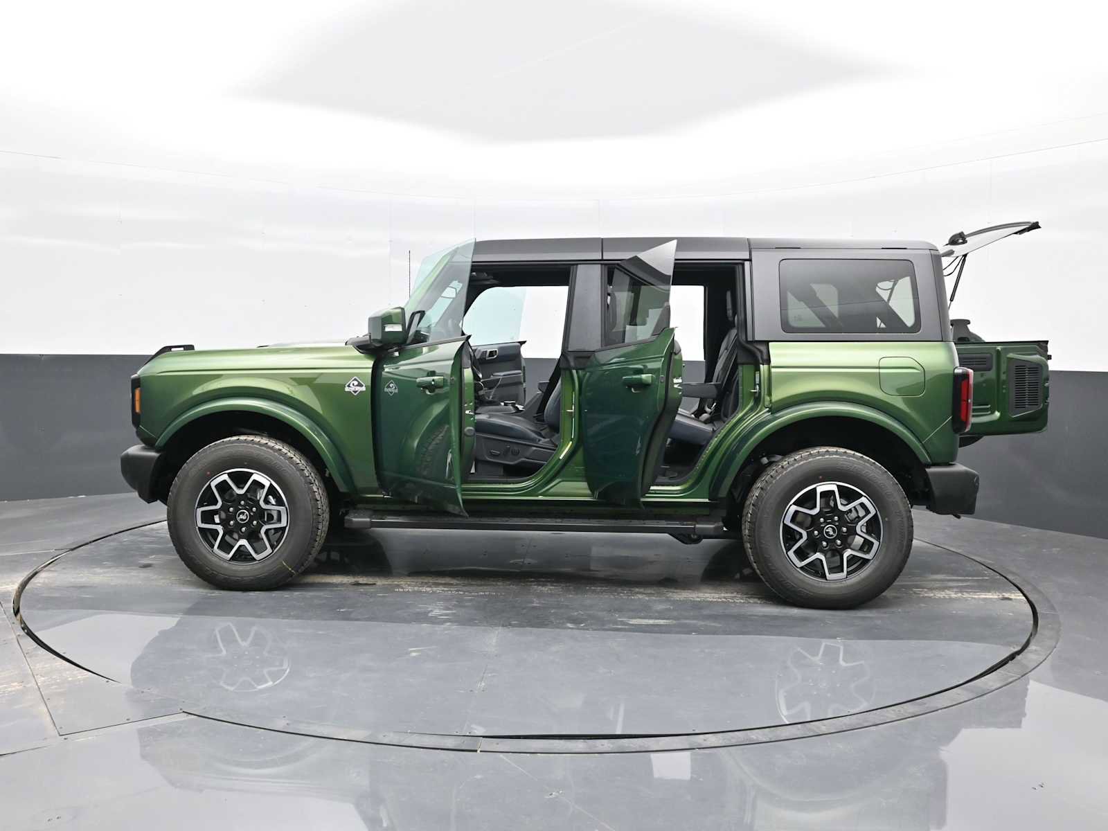 New 2024 Ford Bronco Outer Banks image 40