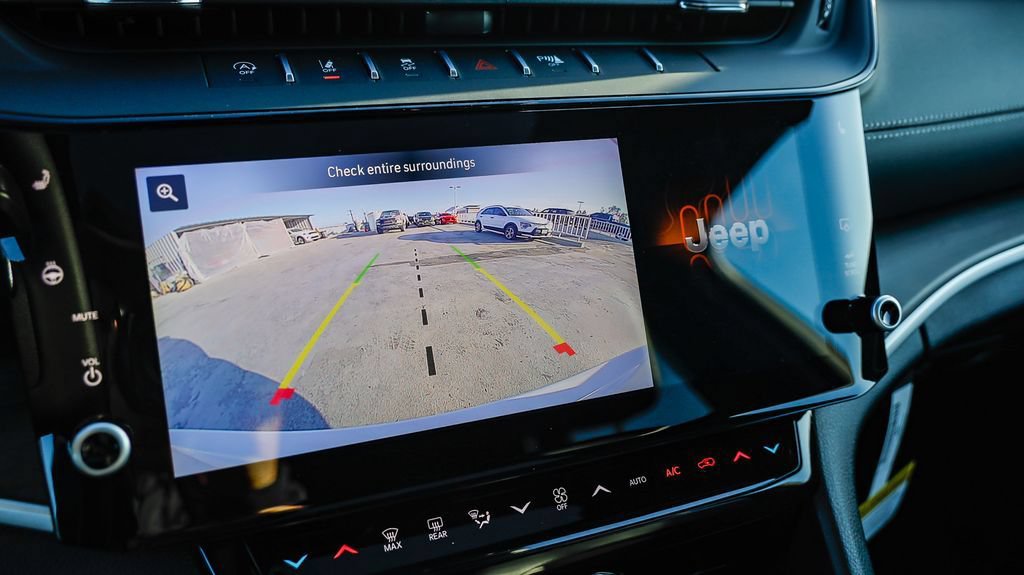 New 2026 Jeep Grand Cherokee Altitude AWD/4WD image 29