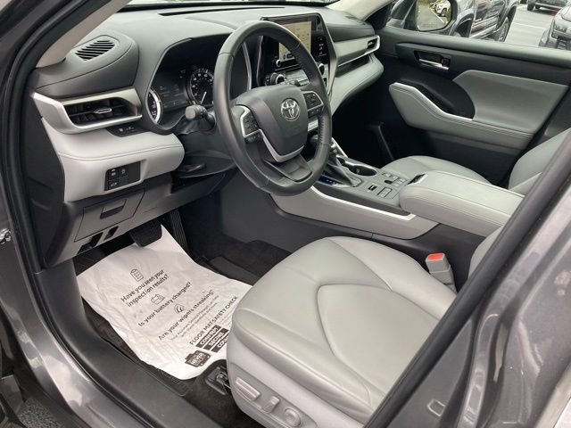 Certified 2023 Toyota Highlander XLE image 17