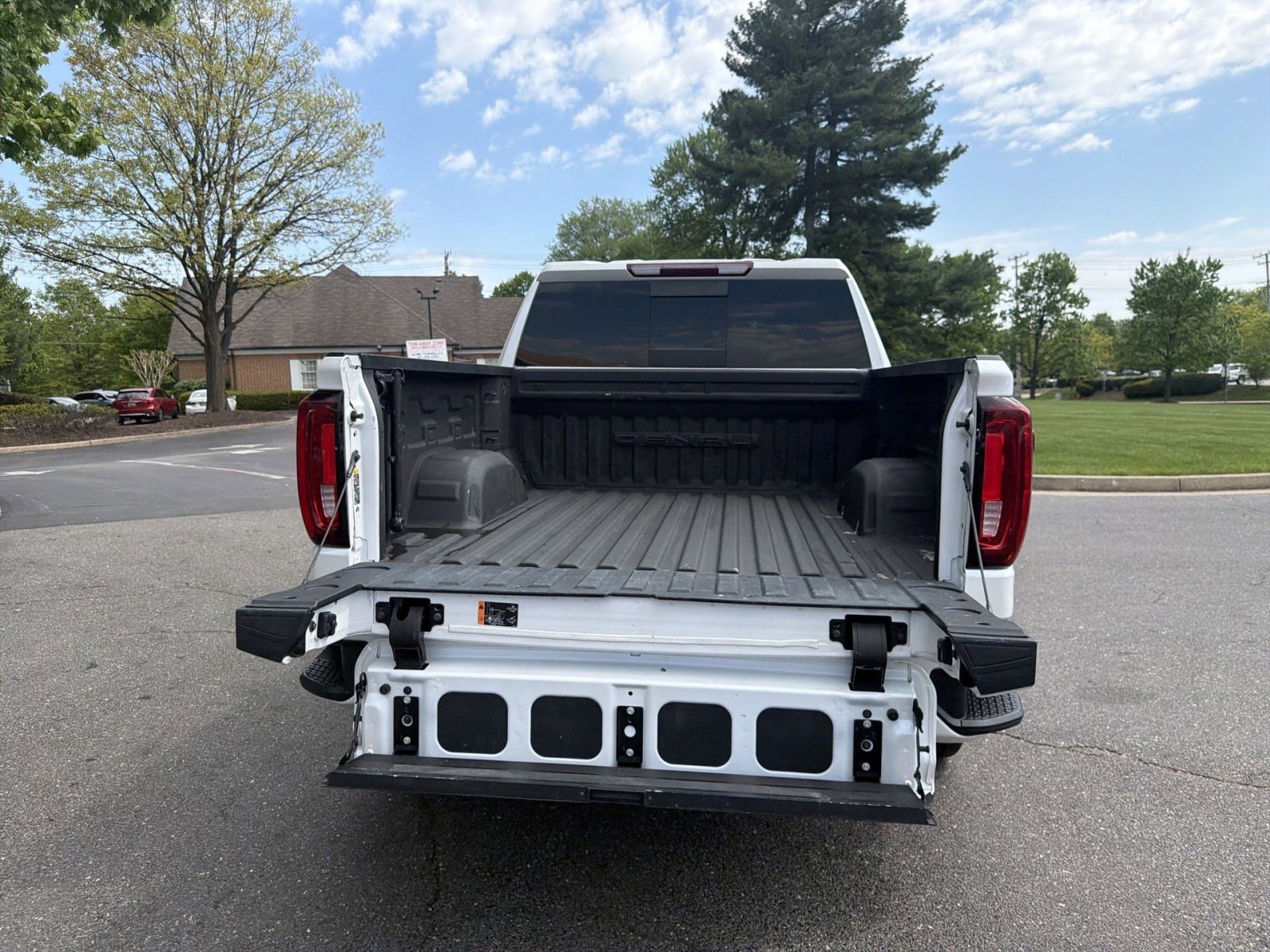 Used 2022 GMC Sierra 1500 Denali w/ Denali Premium Package image 24