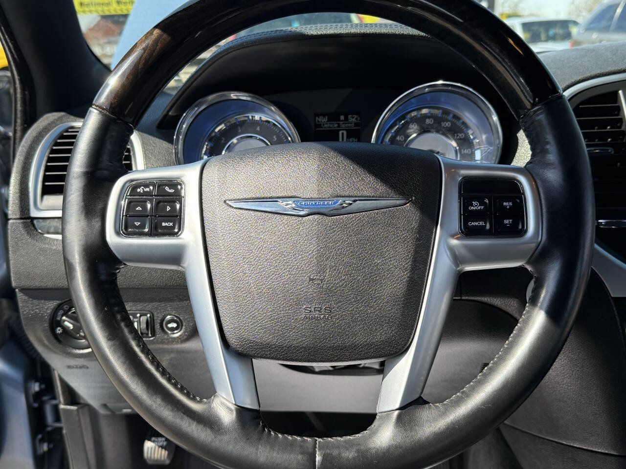 Used 2011 Chrysler 300 C image 9