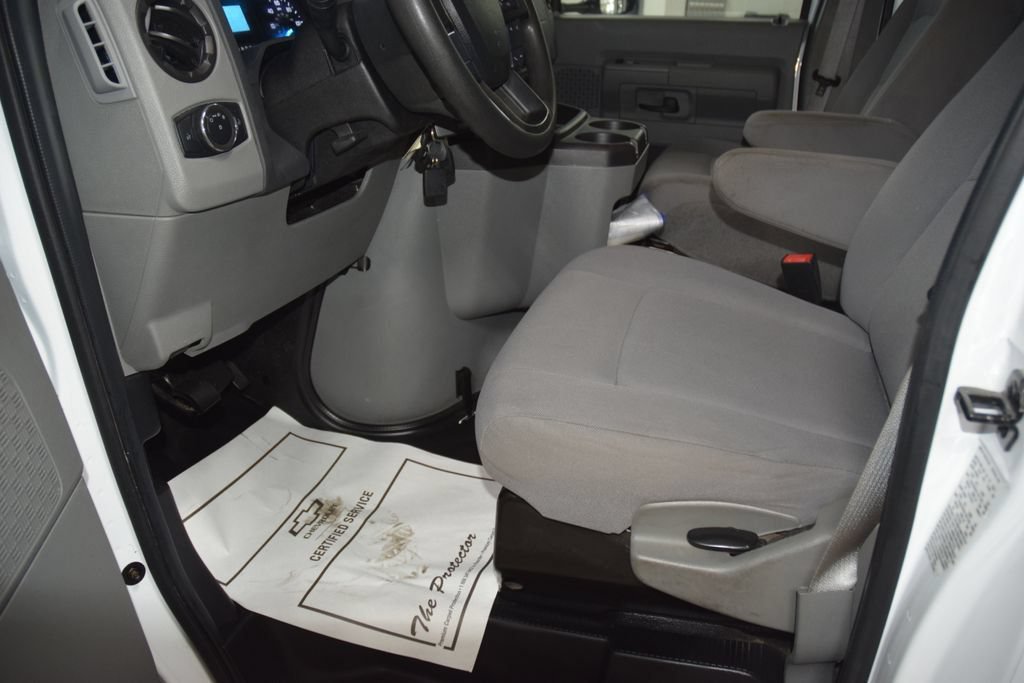 Used 2023 Ford E-450 and Econoline 450 Super Duty w/ Power Windows & Locks Group RWD image 29