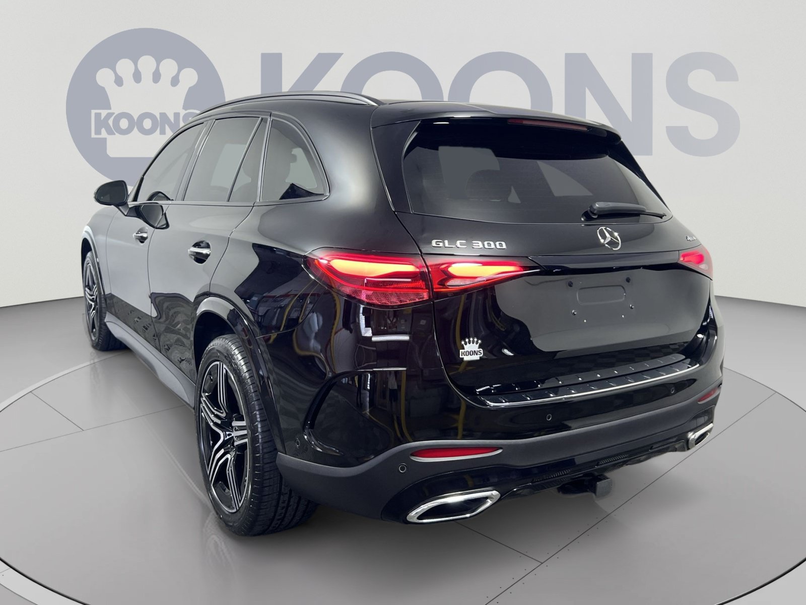 Used 2023 Mercedes-Benz GLC 300 4MATIC image 4