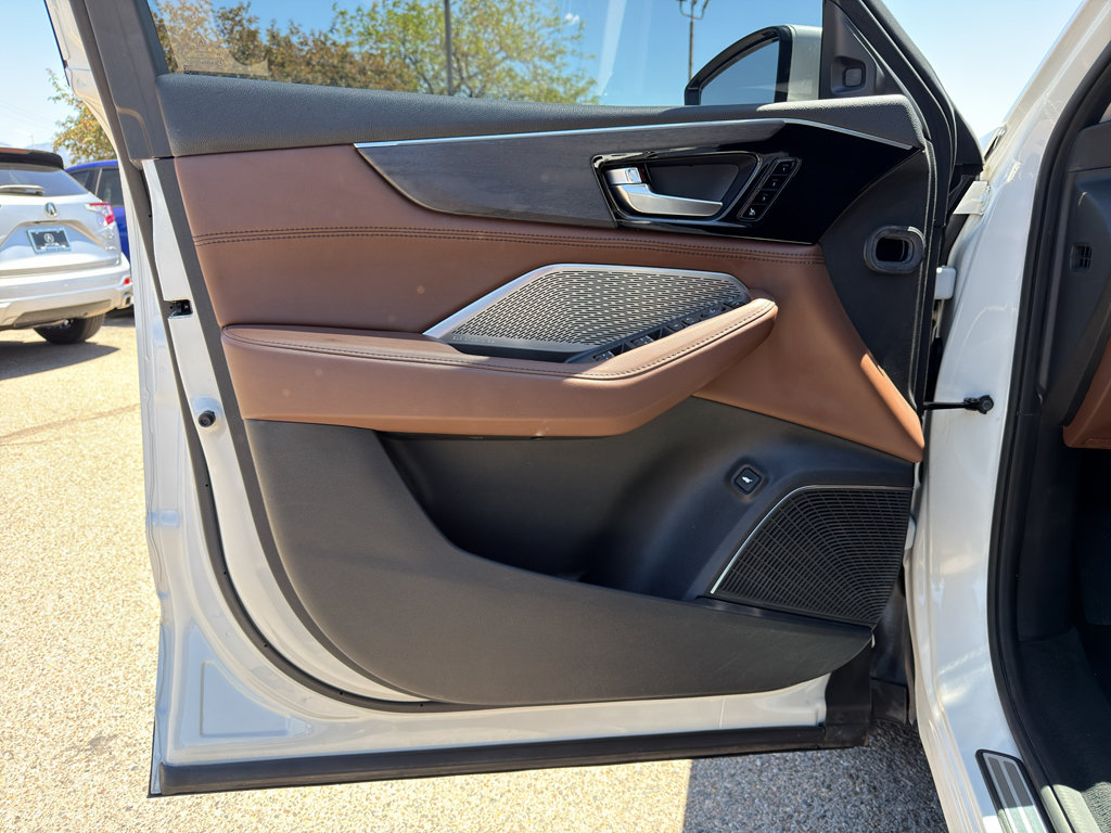 Certified 2022 Acura MDX SH-AWD w/ Advance Package image 9