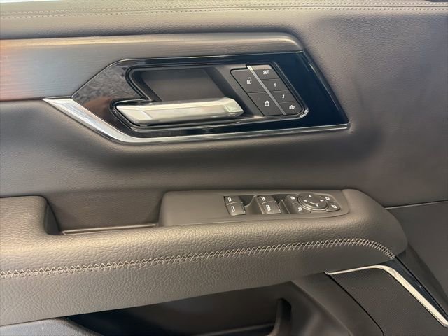 Used 2026 GMC Yukon XL Denali w/ Sun & Power Step Package image 40