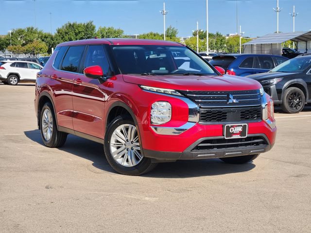 Used 2023 Mitsubishi Outlander ES FWD image 2