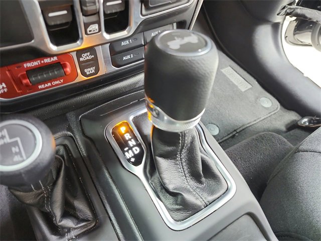 Used 2025 Jeep Wrangler Unlimited Rubicon image 24