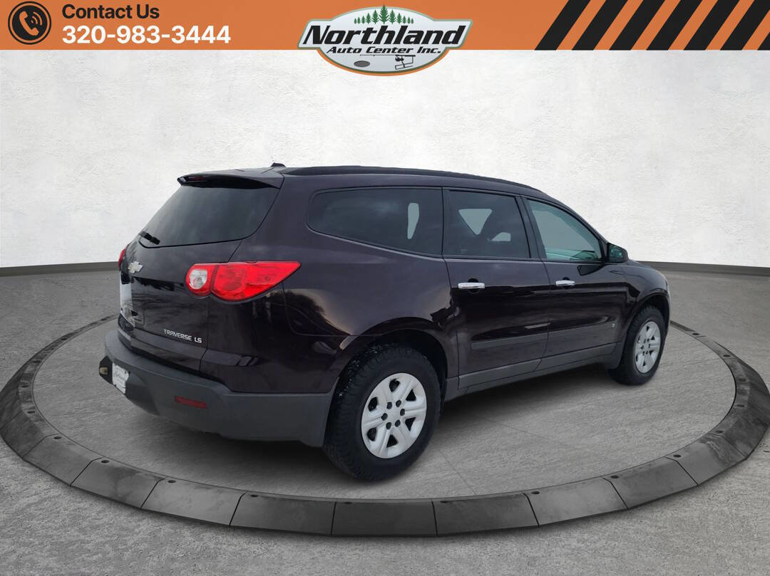 Used 2010 Chevrolet Traverse LS FWD image 5