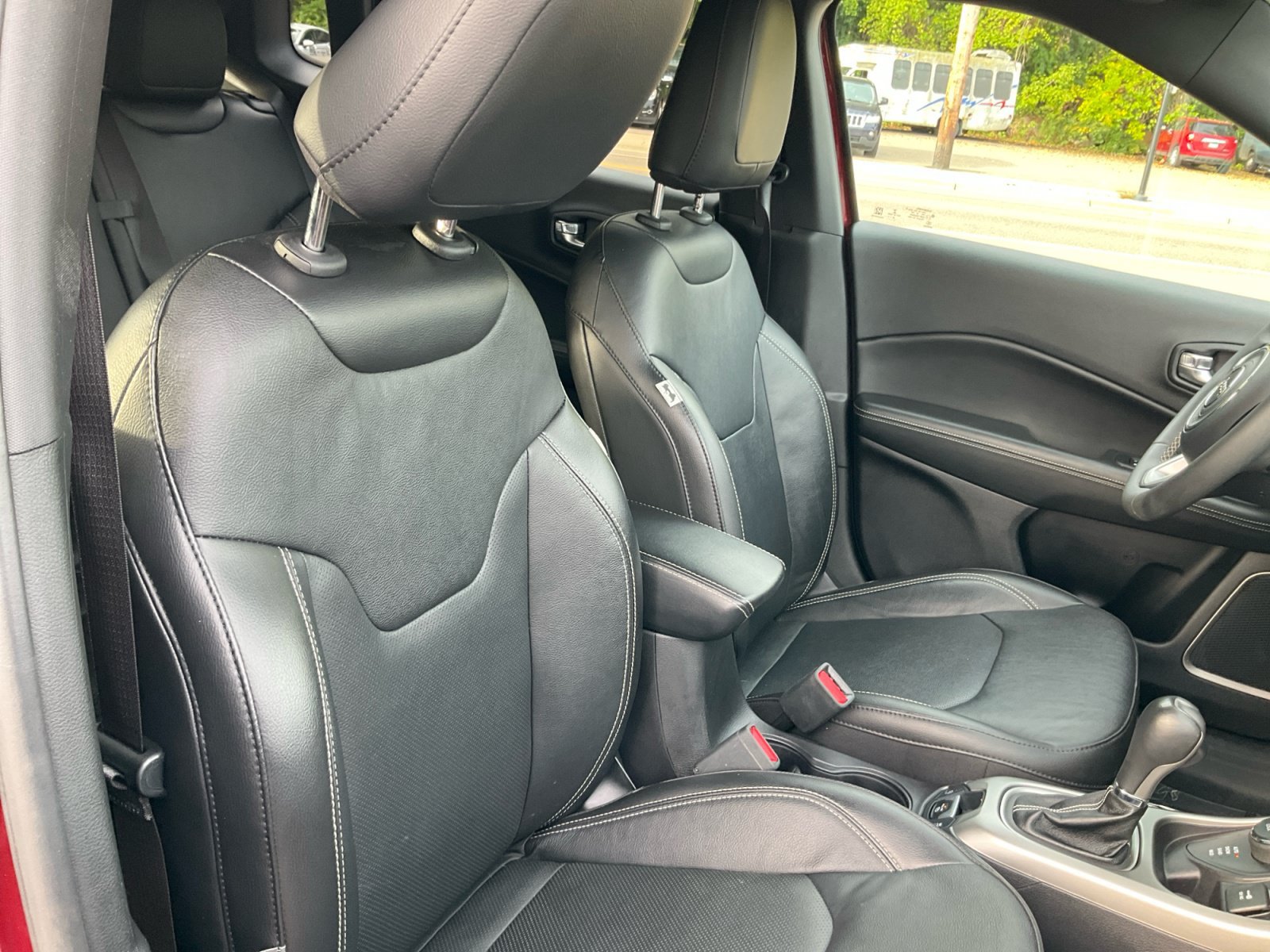 Used 2021 Jeep Compass Latitude w/ Sun and Sound Group AWD/4WD image 20
