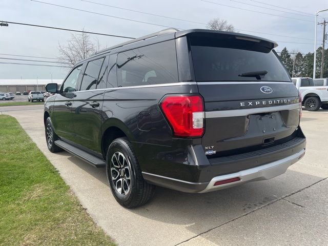 Used 2024 Ford Expedition Max XLT AWD/4WD image 2