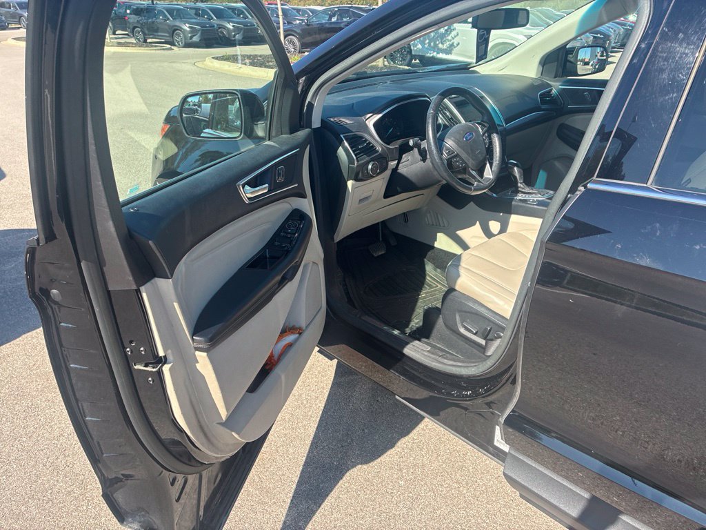 Used 2016 Ford Edge Titanium w/ Cold Weather Package AWD/4WD image 23