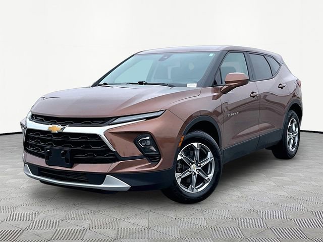 Used 2023 Chevrolet Blazer LT image 3