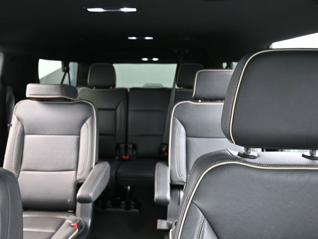 Used 2023 Chevrolet Suburban Premier image 13