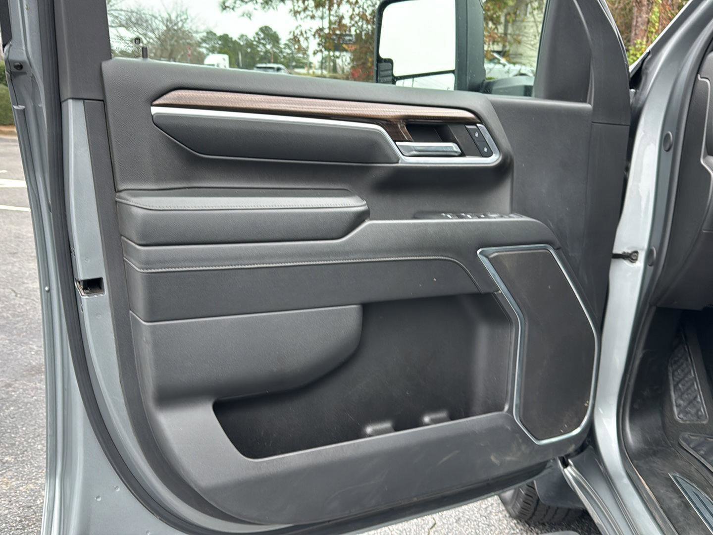 Used 2024 Chevrolet Silverado 2500 LT image 14