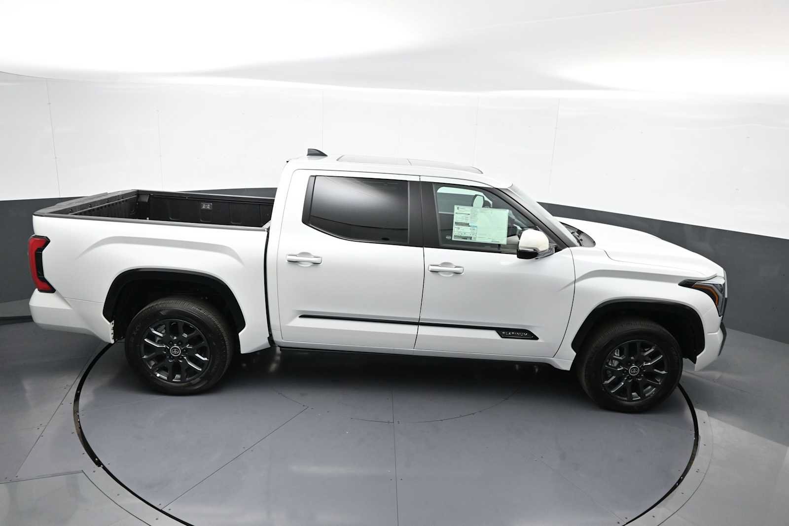 New 2024 Toyota Tundra Platinum AWD/4WD image 37