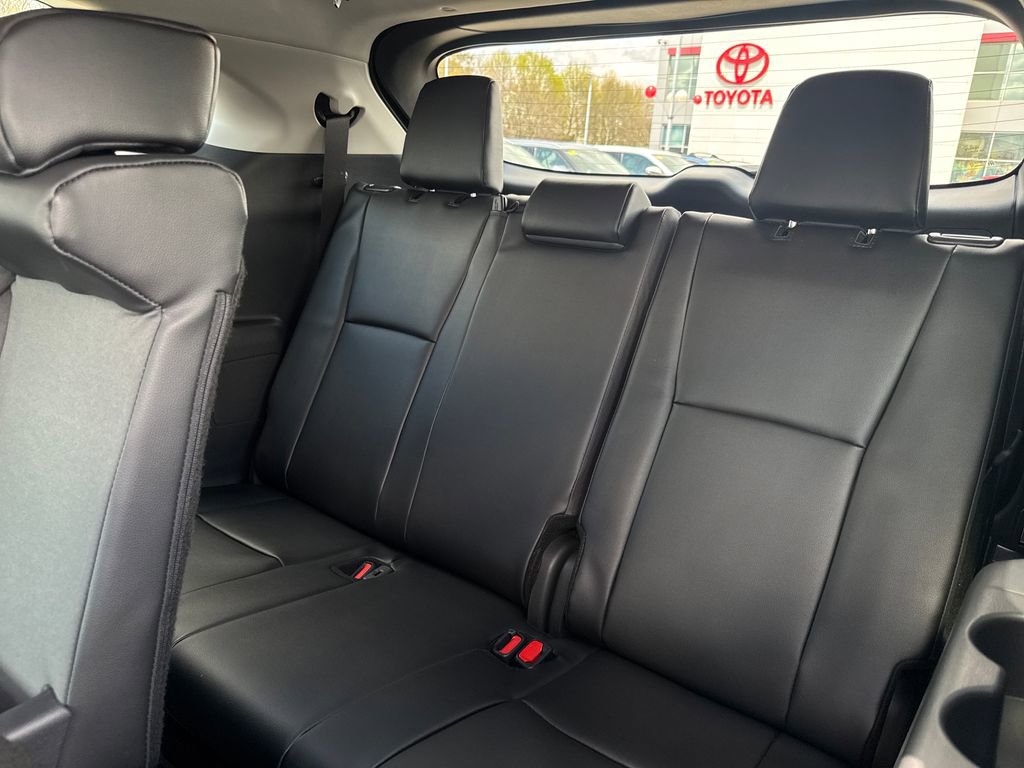 Used 2026 Toyota Highlander XLE image 39