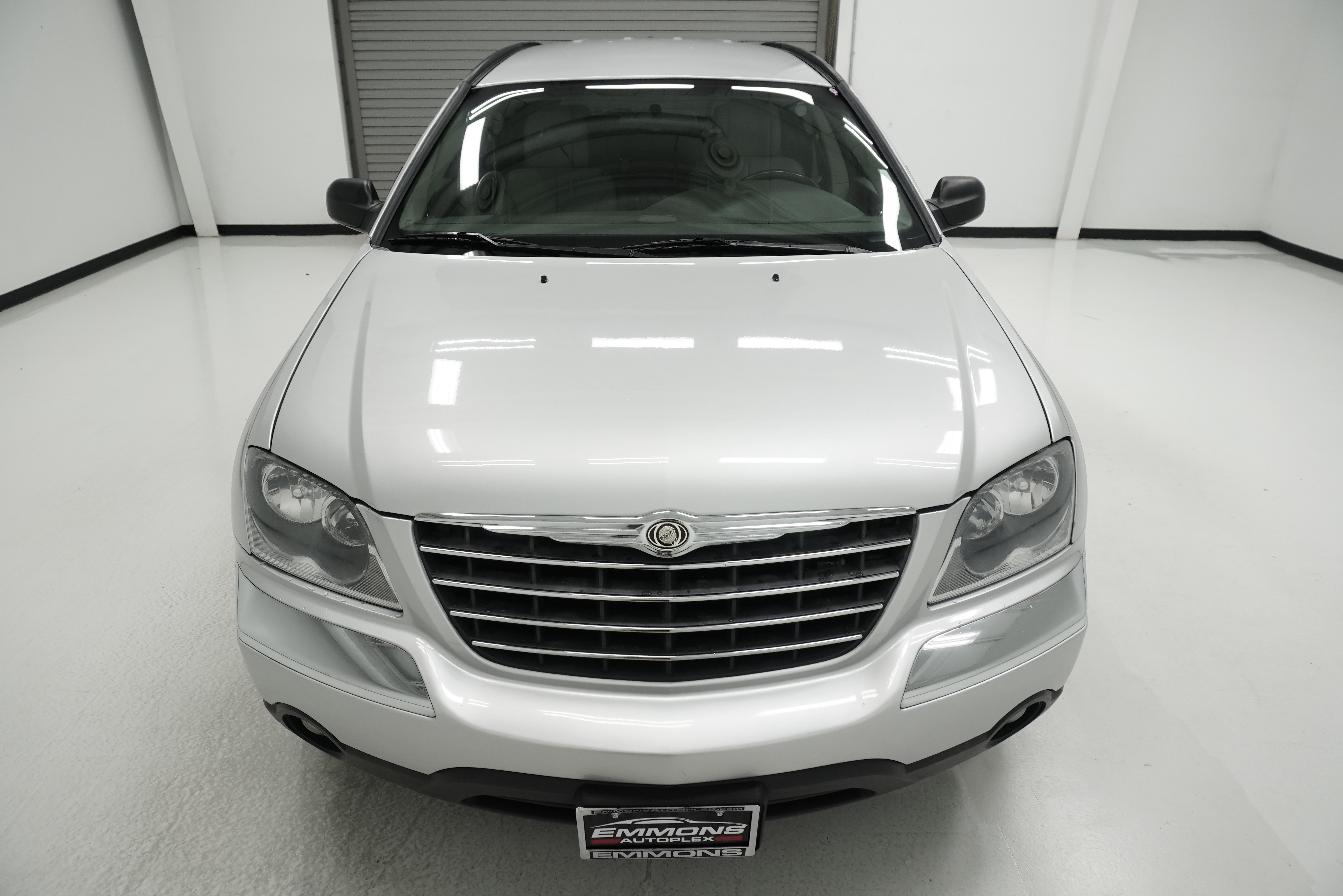 Used 2005 Chrysler Pacifica Touring FWD image 2