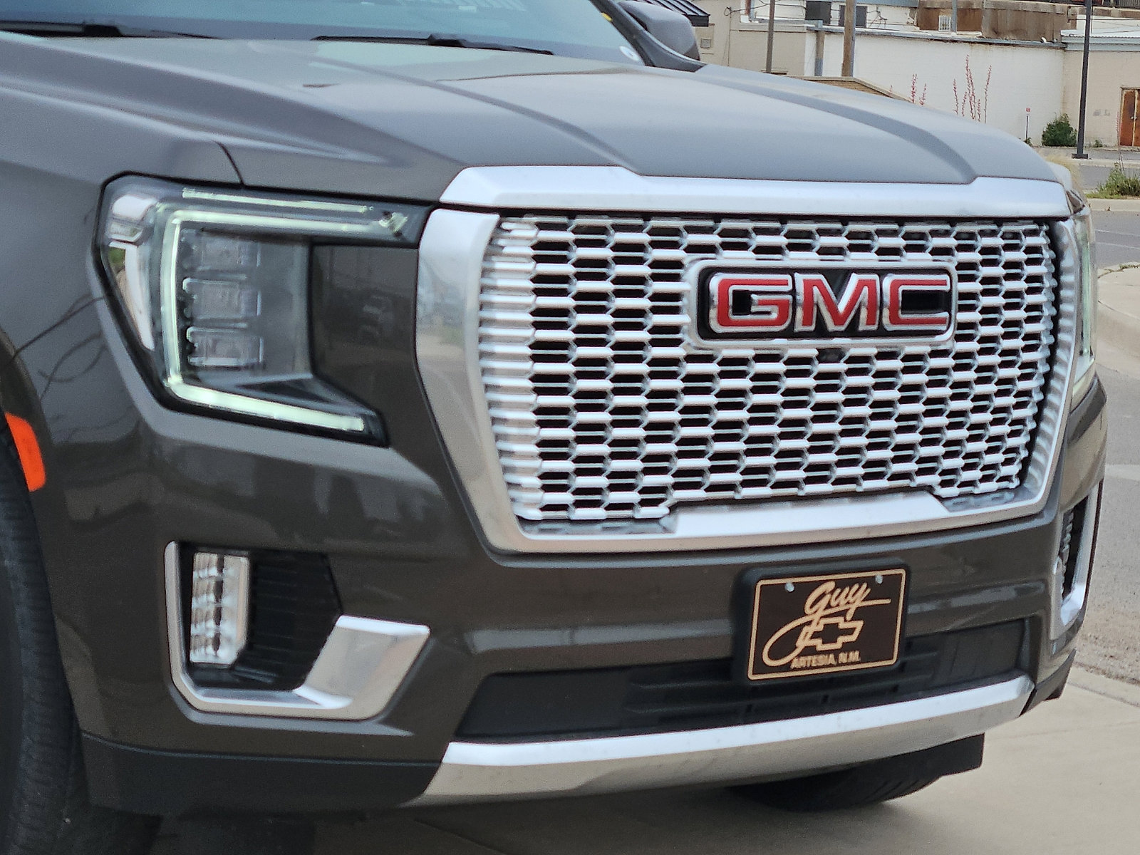 Used 2021 GMC Yukon Denali w/ Denali Premium Package AWD/4WD image 7