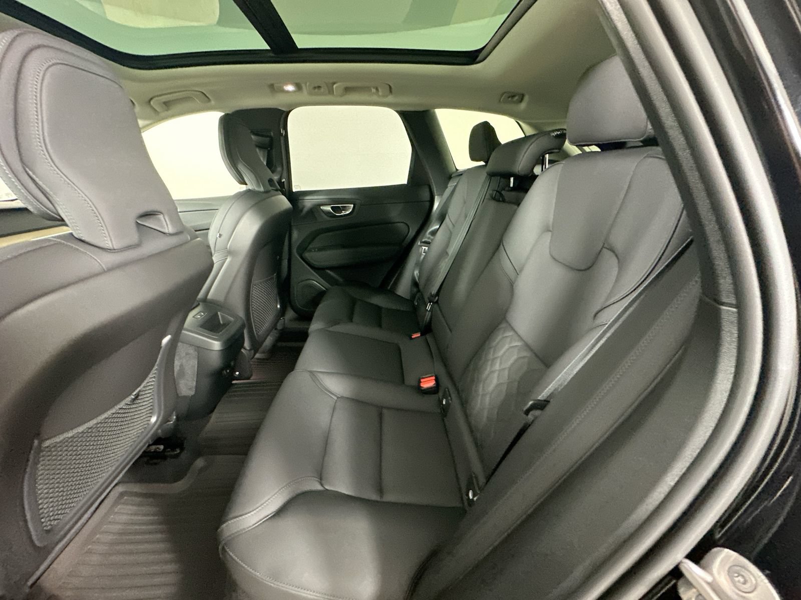 New 2026 Volvo XC60 B5 Plus w/ Protection Package Premier AWD/4WD image 36