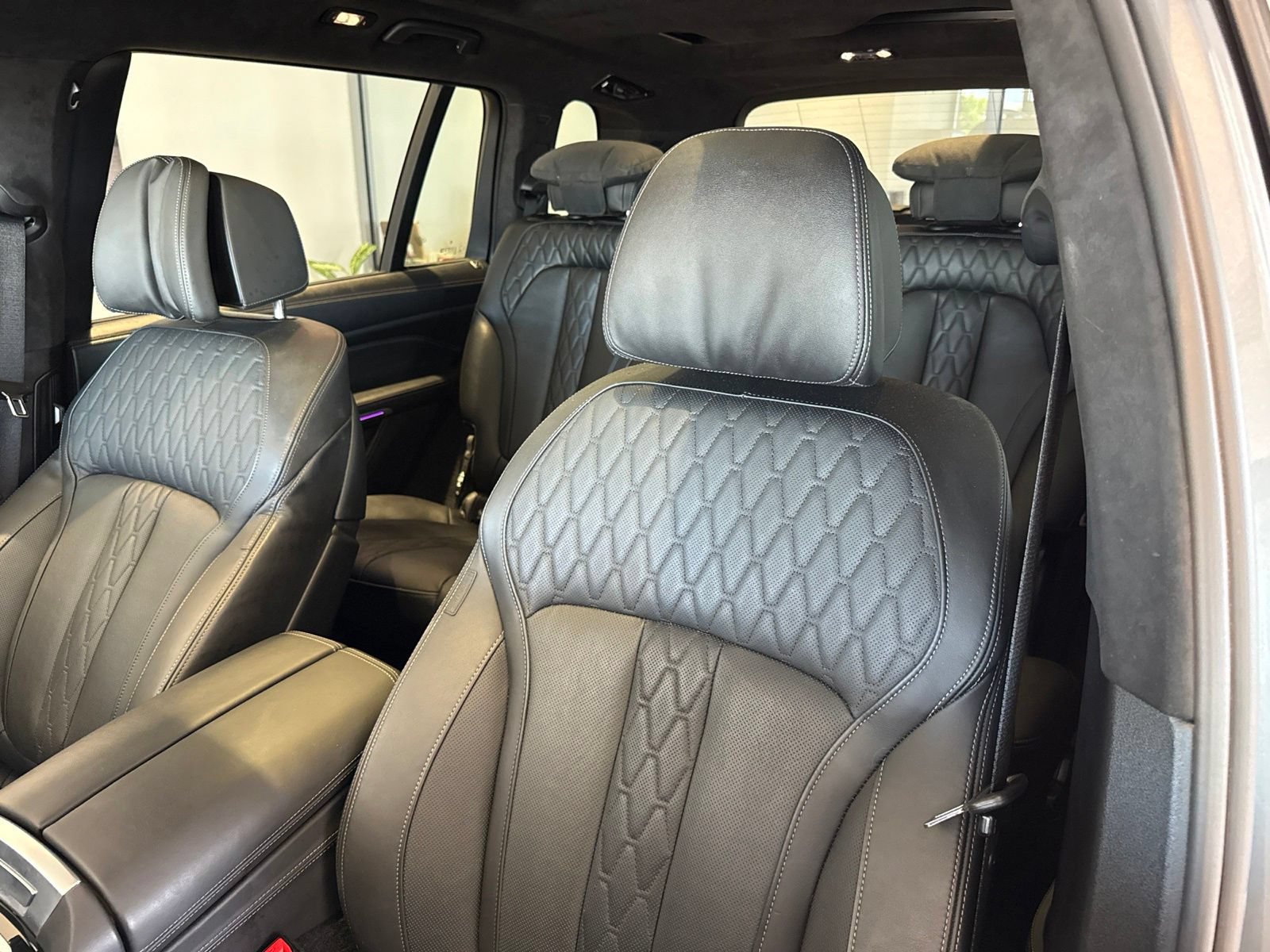 Certified 2024 BMW X7 xDrive40i w/ Executive Package AWD/4WD image 28