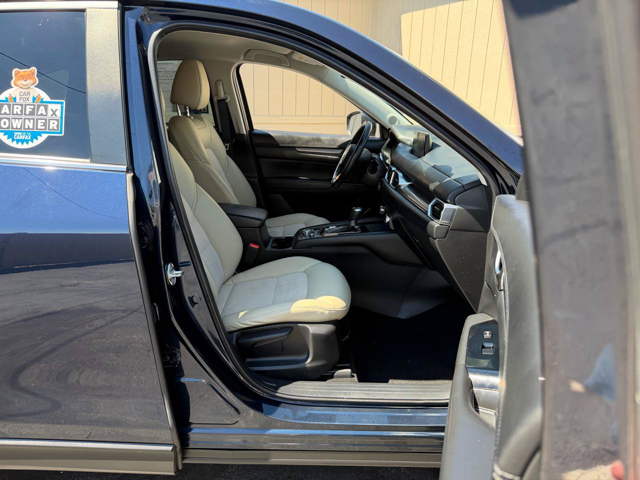 Used 2017 MAZDA CX-5 Touring FWD image 3