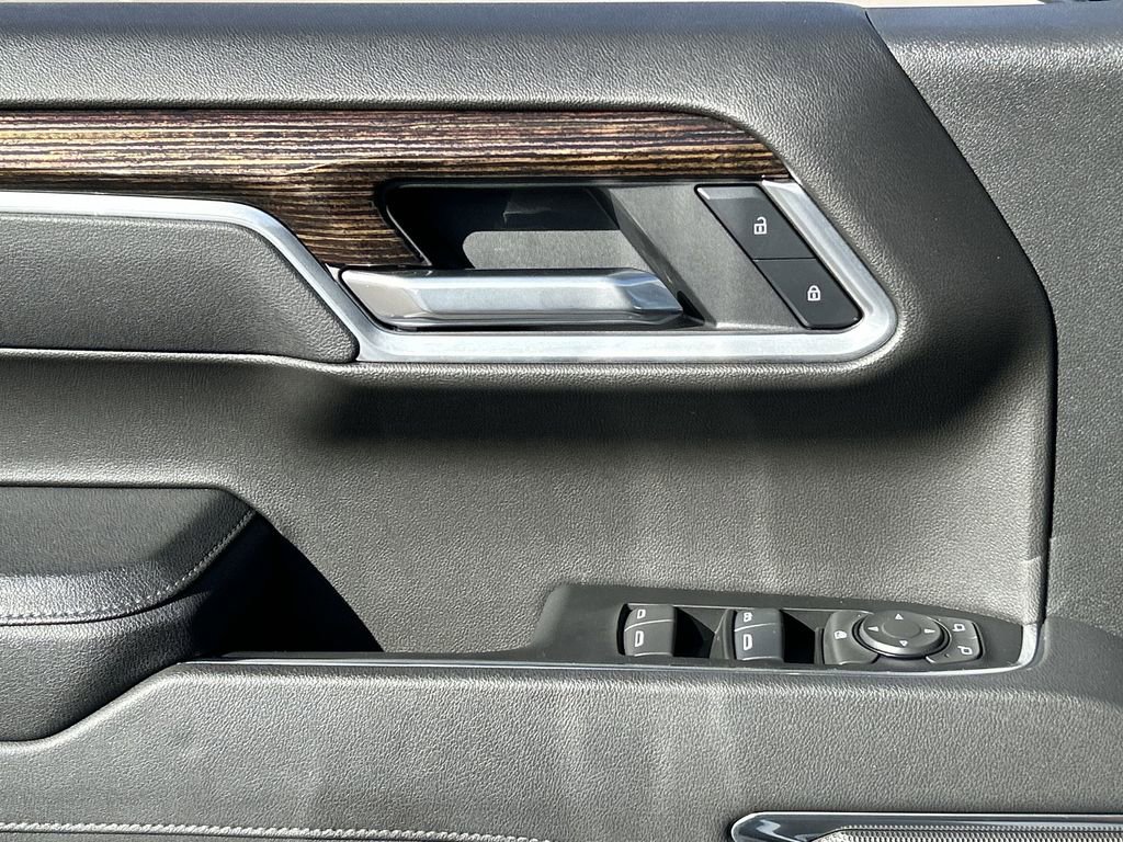 Used 2025 GMC Sierra 1500 Elevation image 23