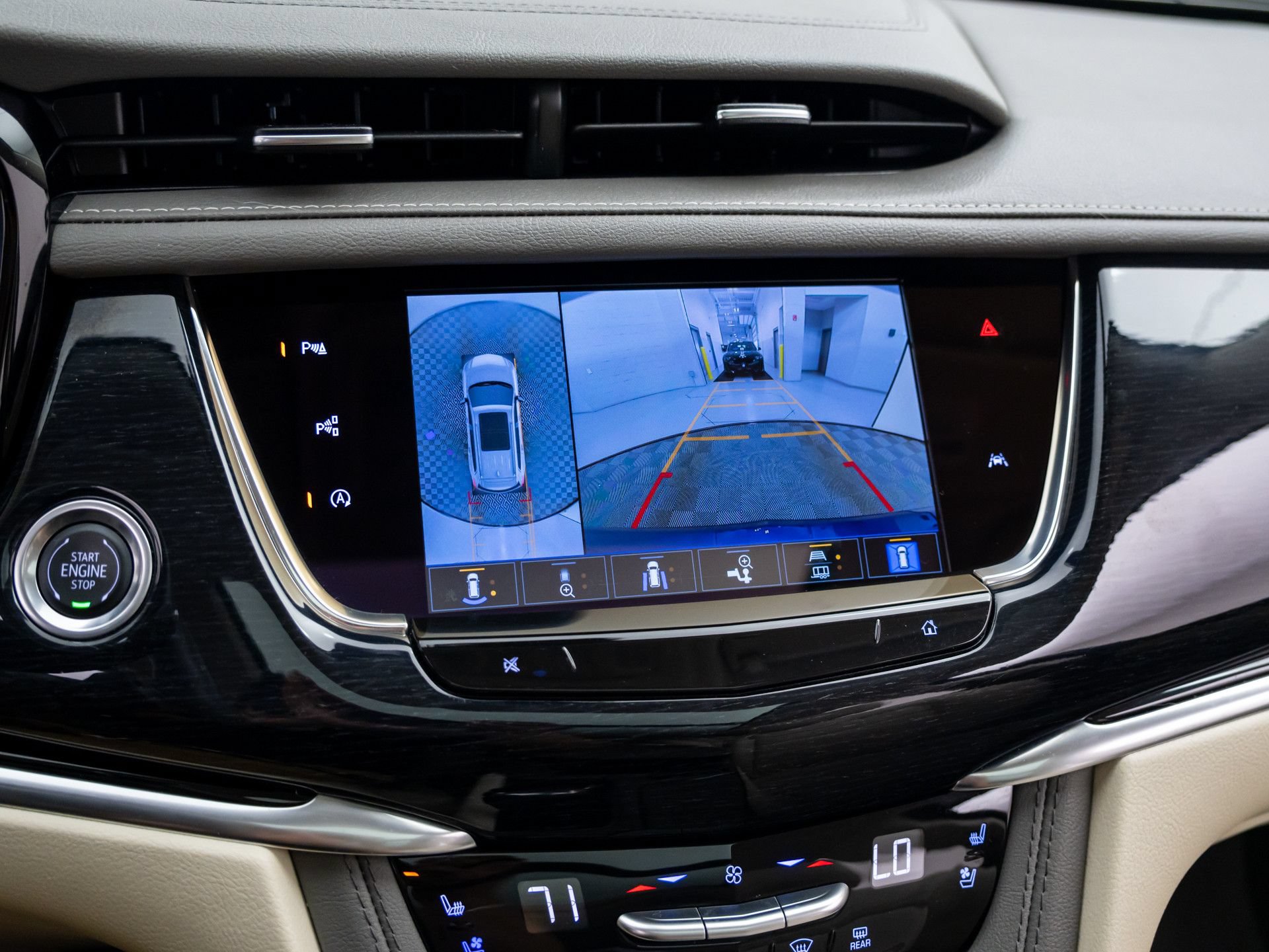 Used 2025 Cadillac XT6 Premium Luxury w/ Technology Package AWD/4WD image 34