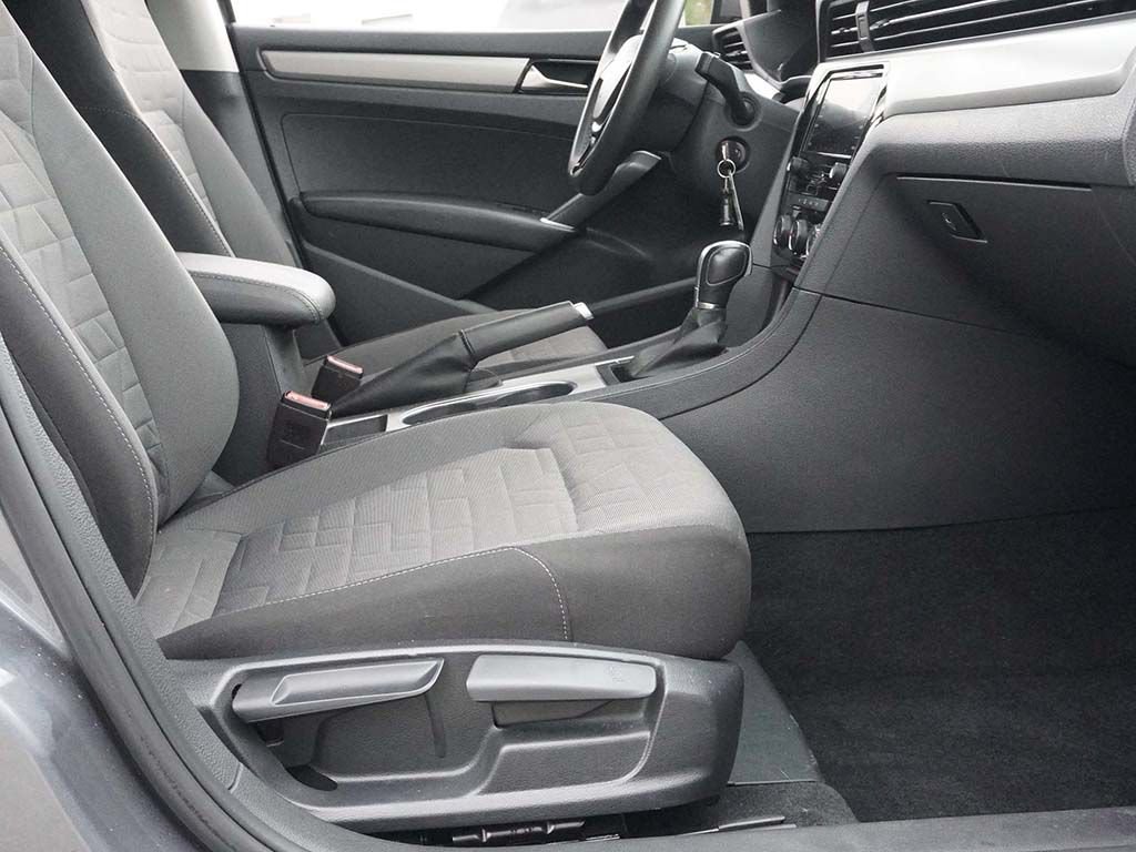 Used 2021 Volkswagen Passat 2.0T S FWD image 23