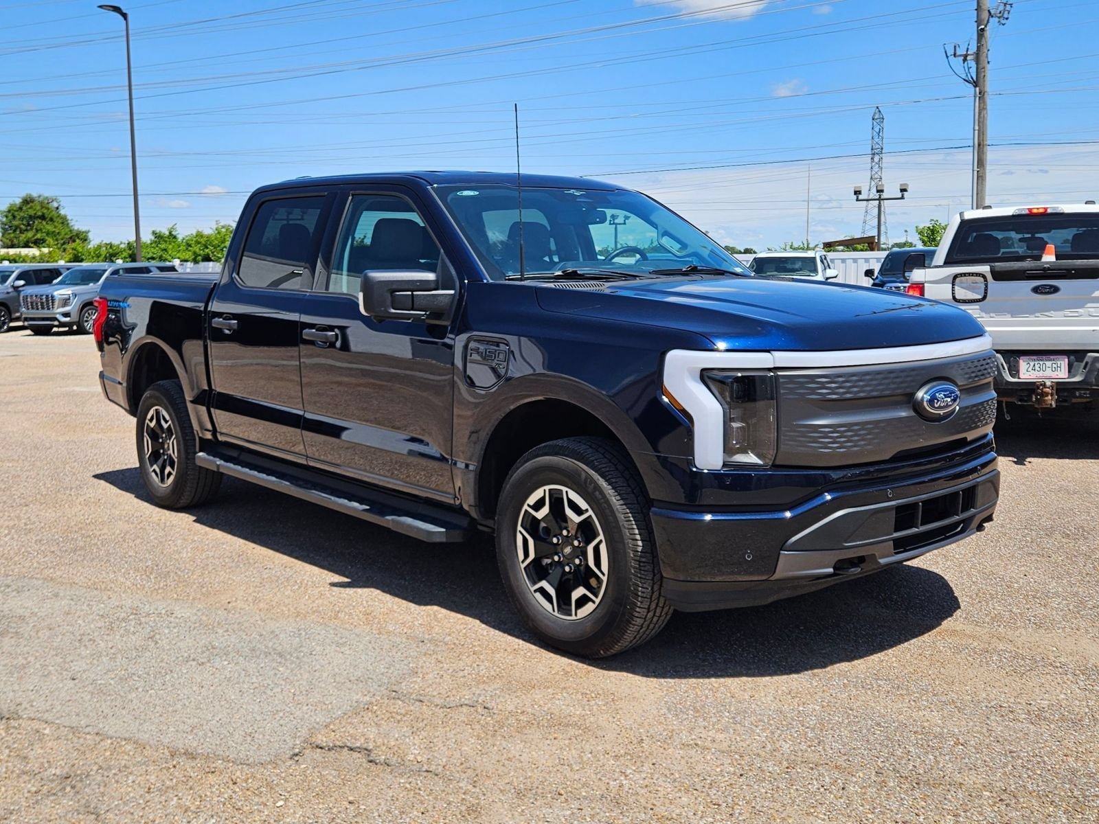 Used 2023 Ford F150 Lightning XLT AWD/4WD image 8