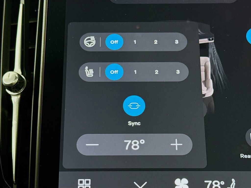 Used 2025 Volvo XC90 B5 Plus w/ Protection Package image 21