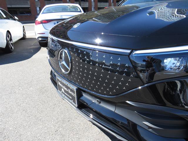 Used 2024 Mercedes-Benz EQB 300 4MATIC image 23