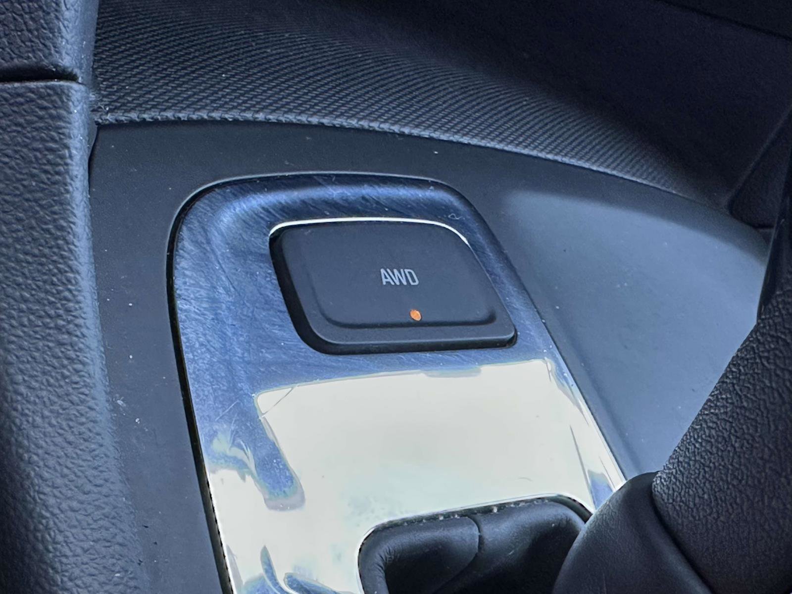 Used 2023 Chevrolet Equinox LT image 31