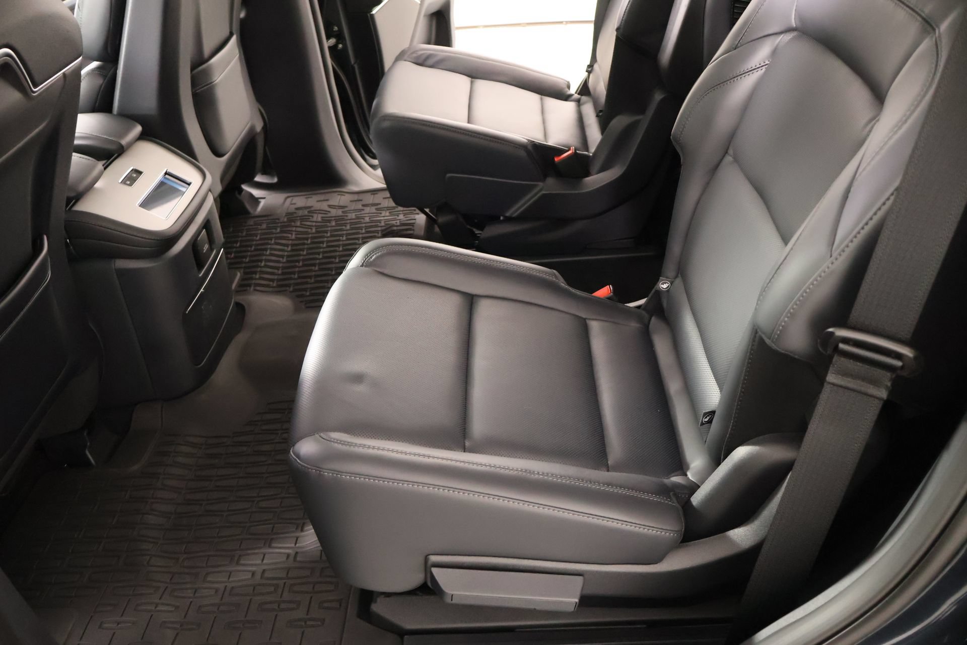 New 2025 Lincoln Navigator Reserve w/ Jet Appearance Package AWD/4WD image 13