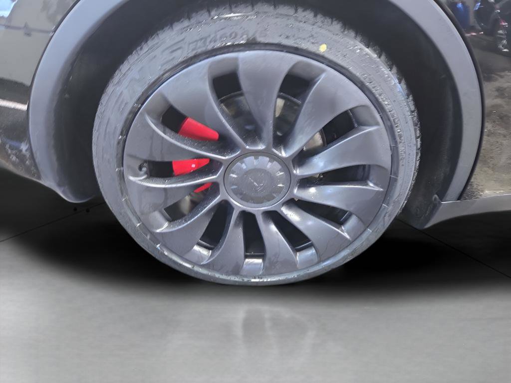 Used 2024 Tesla Model Y Performance image 15