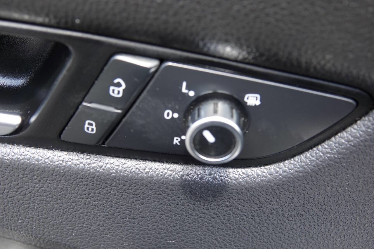 Used 2013 Volkswagen Passat TDI SEL Premium image 59