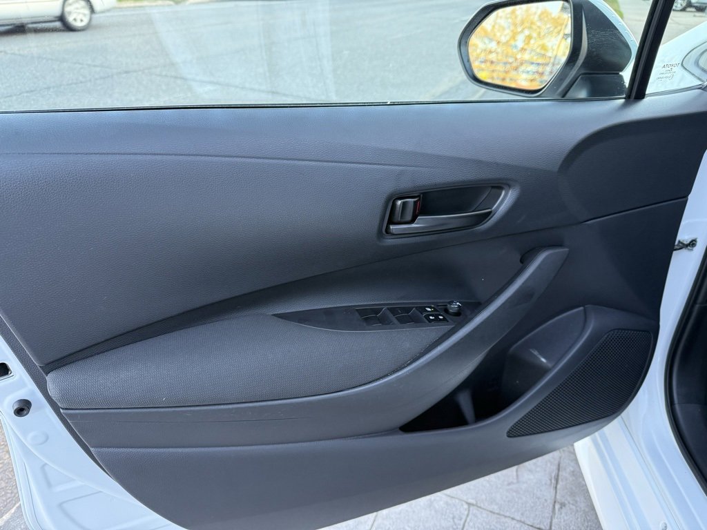 Used 2025 Toyota Corolla LE image 8