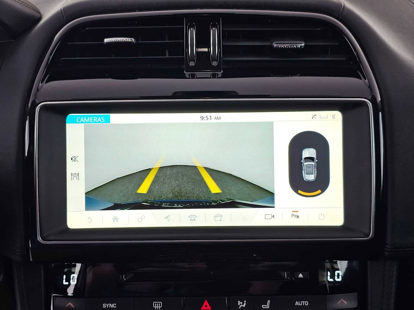 Used 2019 Jaguar F-PACE Prestige image 27