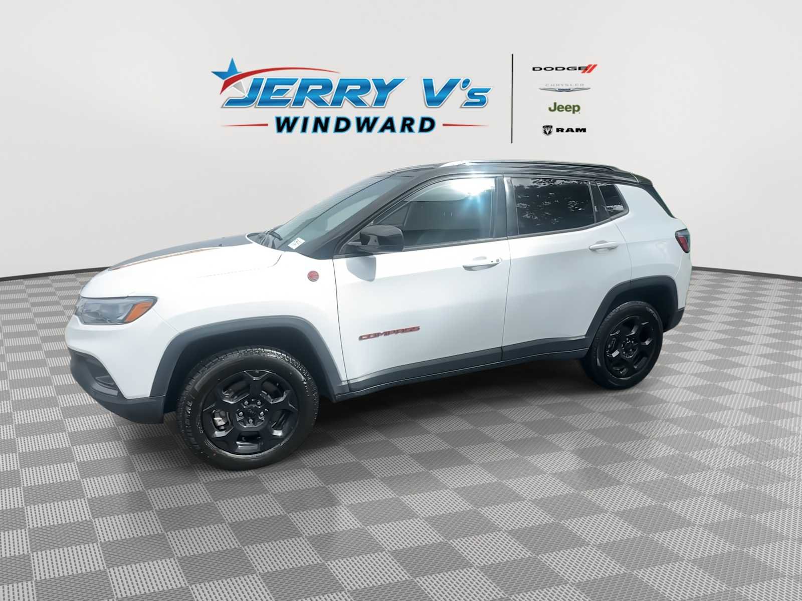 Used 2023 Jeep Compass Trailhawk AWD/4WD image 5