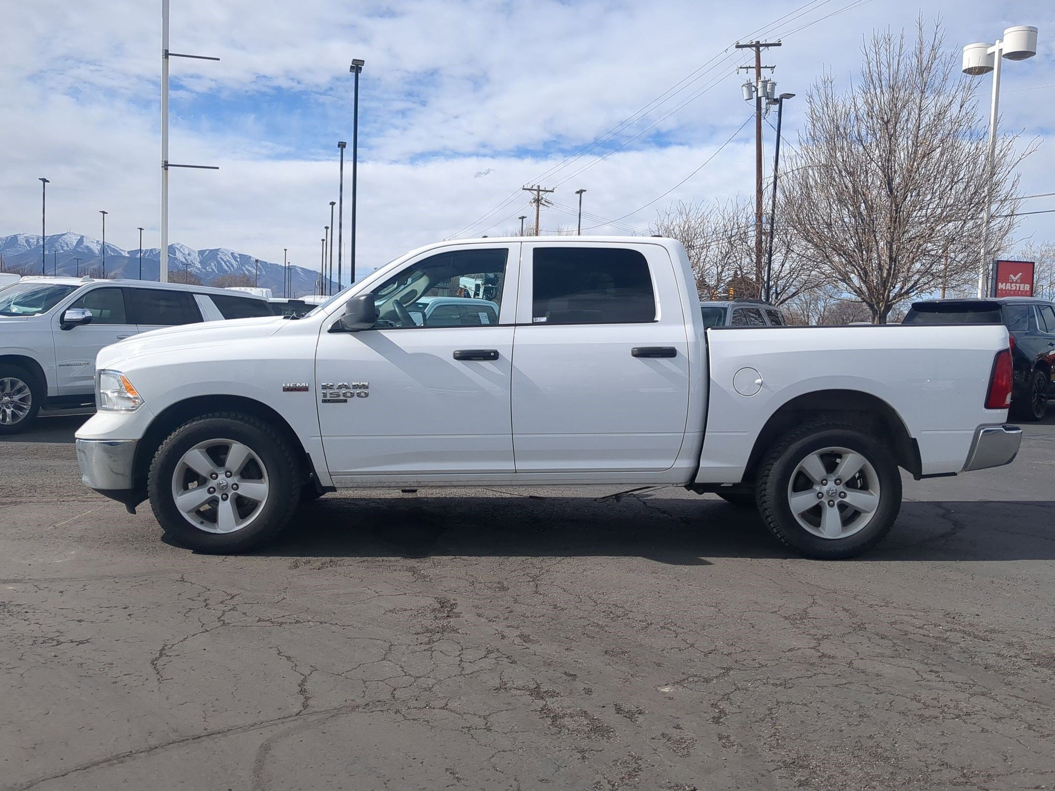 Used 2023 RAM 1500 Classic SLT image 9